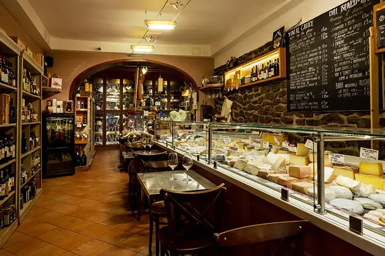 Il locale a Roma, aperto da 12 anni