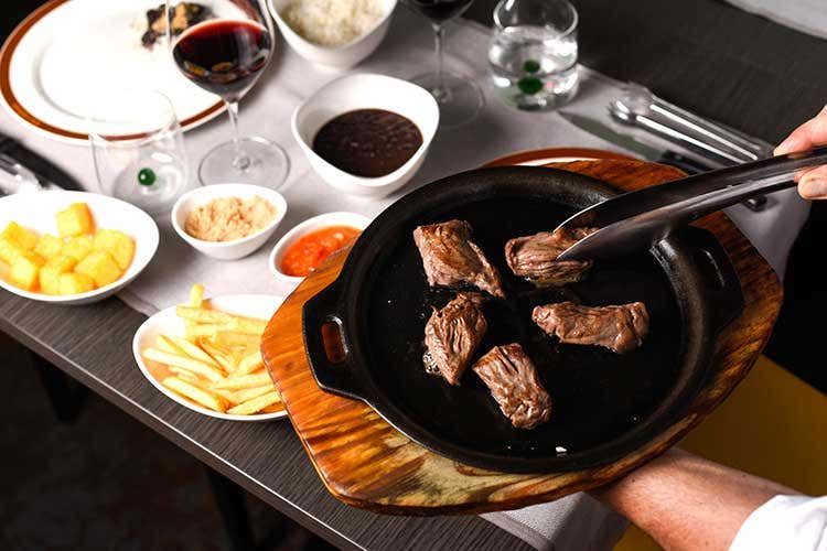 (Berimbau, la churrascaria milanese festeggia 10 anni con il Sushi samba) (Berimbau, la churrascaria milanese festeggia 10 anni con il Sushi samba)