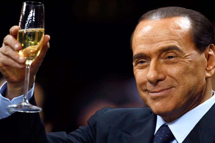 Silvio Berlusconi - Berlusconi sceglie una dieta bilanciata Pesce e proteine per rimanere in forma Silvio Berlusconi - Berlusconi sceglie una dieta bilanciata Pesce e proteine per rimanere in forma