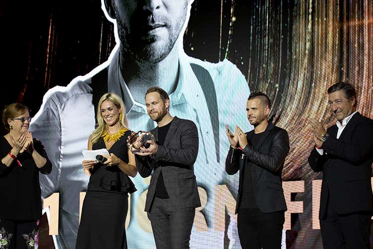 Björn Frantzén sul palco, proclamato Best Chef (Best Chef Award, vince Frantzén 12 italiani in classifica, Bottura 13°)