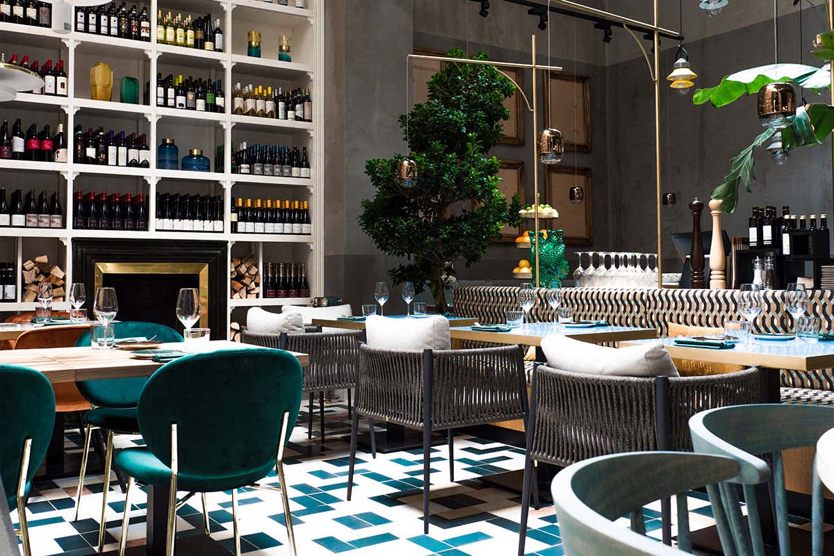 Il locale di Porta Nuova A Milano si celebra il compleanno del gruppo Bioesserì 