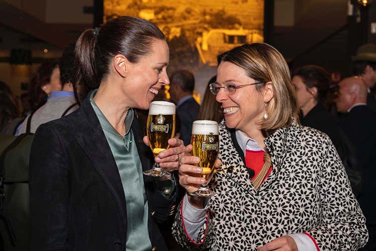 (Birra Forst con gli Alpini Kronen speciale per l'Adunata 2019)