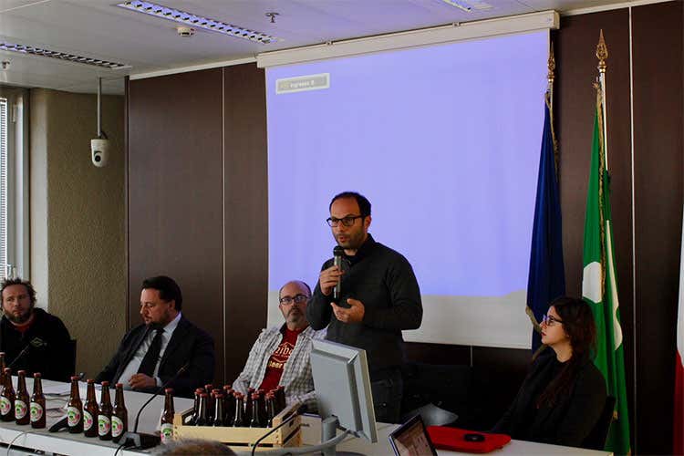 Birrificio Hibu e Università di Parma Alla ricerca di luppoli autoctoni lombardi Birrificio Hibu e Università di Parma Alla ricerca di luppoli autoctoni lombardi