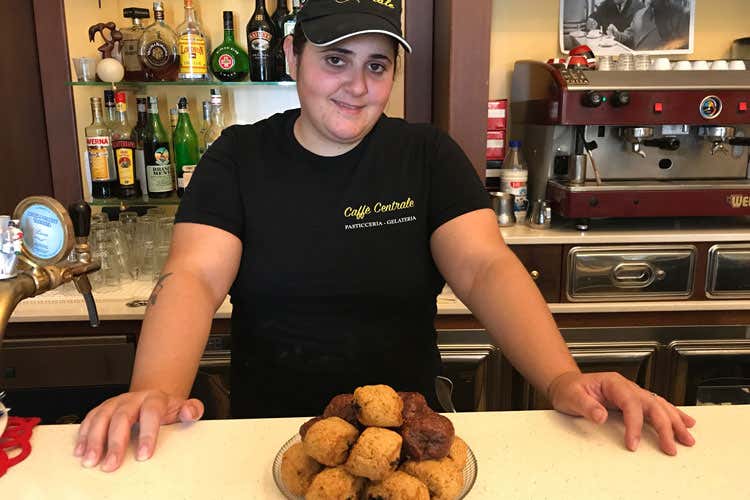 Maria Cristina Fugazzaro - Il Biscotto Cegliese conquista i palati Una tradizione che dura dal XIX secolo