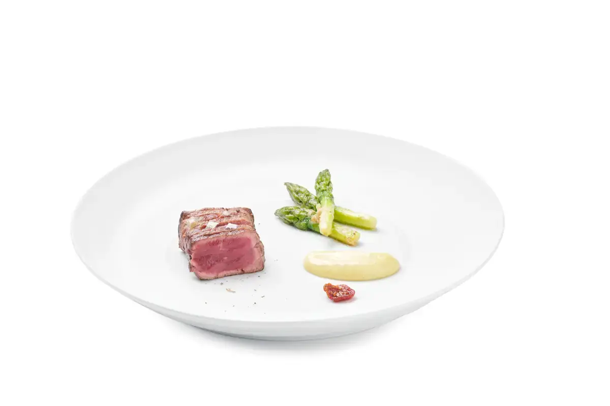 Bisonte alla giapponese, asparagi al burro e parmigiano reggiano Casa Vissani, coccolati tra chicche gourmet e immersi nel verde dell'Umbria