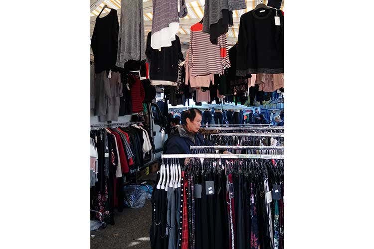 (Black Friday, la solita americanata A questo punto meglio i mercati rionali) (Black Friday, la solita americanata A questo punto meglio i mercati rionali)