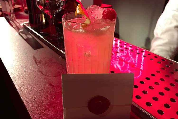(Blend di Cognac e arance amare L'intuizione geniale di Grand Marnier) (Blend di Cognac e arance amare L'intuizione geniale di Grand Marnier)