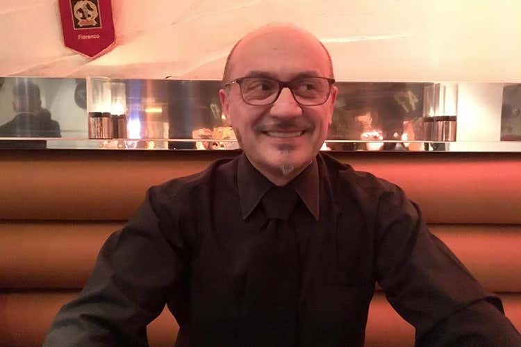 Fiorenzo Colombo - Disco, balli a 2 metri e file al bar Il Bobadilla ha gli spazi per farcela