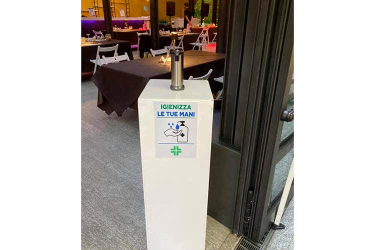 Una spiccata attenzione per le normative al Bobadilla  - Il Boba fa rispettare le regole, poi sta anche al cliente... - Disco, balli a 2 metri e file al bar Il Bobadilla ha gli spazi per farcela