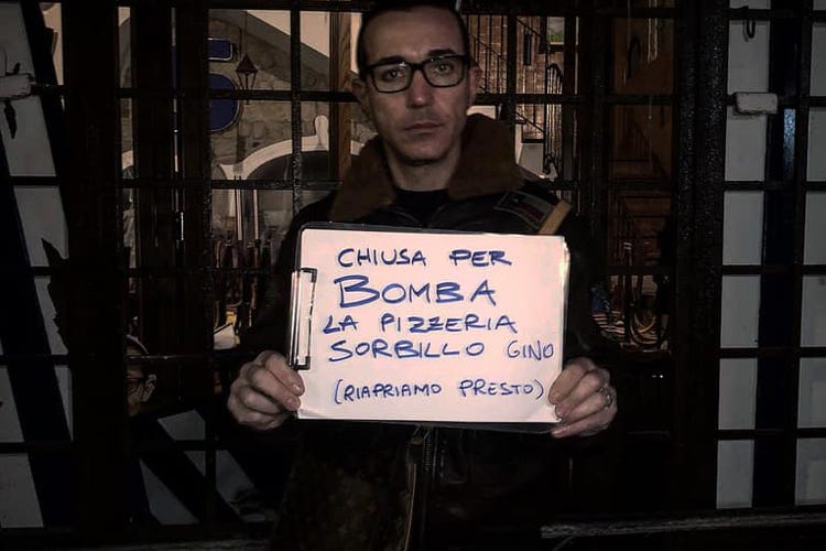 Gino Sorbillo (Bomba alla pizzeria di Gino SorbilloTanta paura, ma nessun ferito)