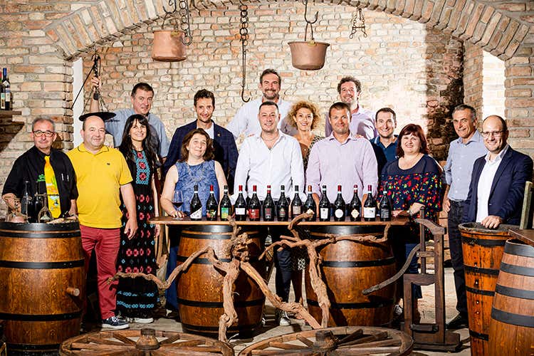 Attualmente sono 16 le aziende agricole socie del Distretto che partecipano al progetto Bonarda dei Produttori (Bonarda, la mossa perfetta piace ai wine lovers italiani)