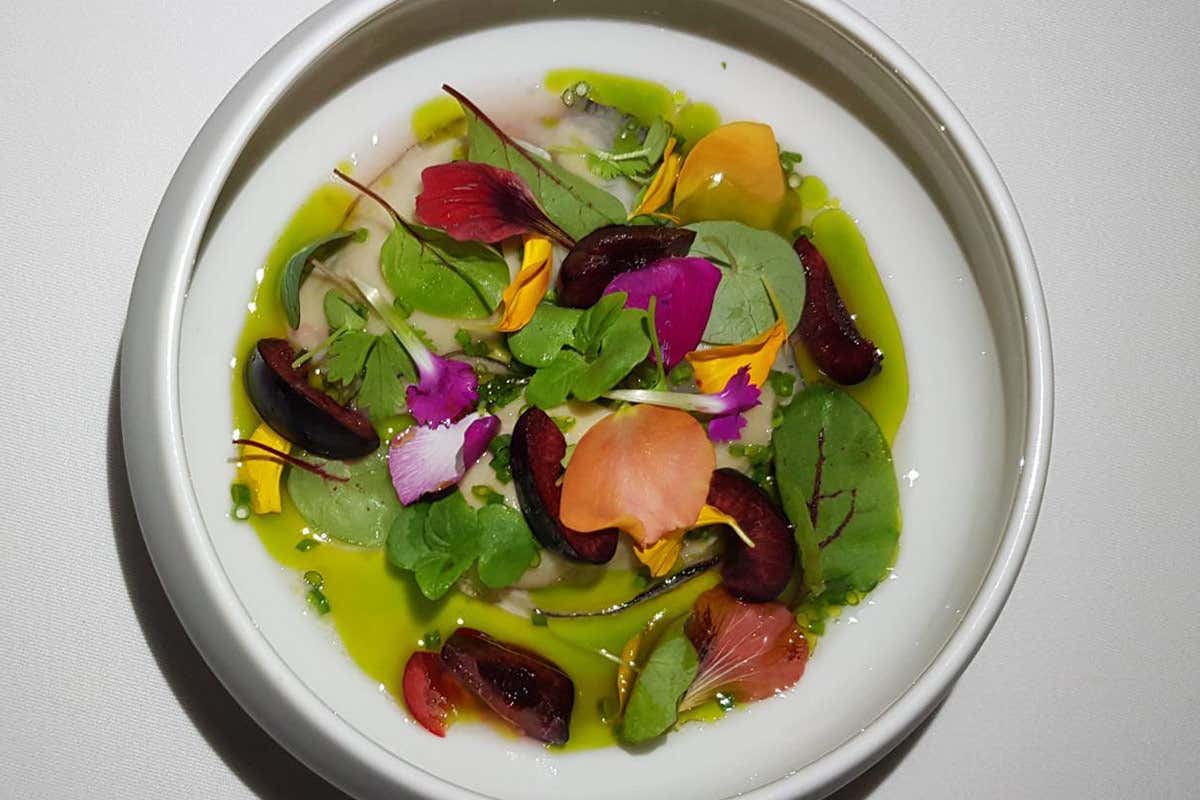 Ostrica irlandese, frutti rossi, mela verde e cerfoglio