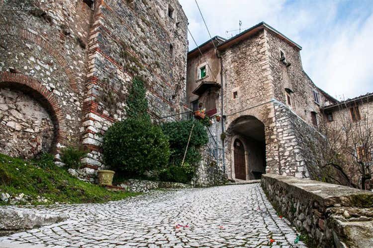 Borghi autentici d'Italia e Banca Etica Un accordo per lo sviluppo locale Borghi autentici d'Italia e Banca Etica Un accordo per lo sviluppo locale