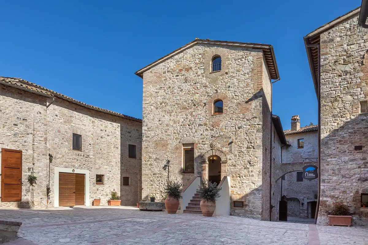 Borgo Petroro Nella campagna umbra con piatti stellati: succede a Borgo Petroro