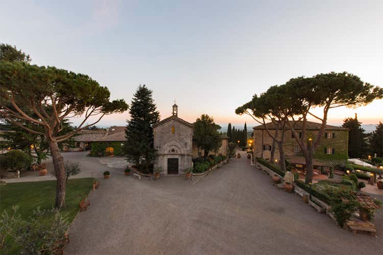 Borgo San Felice, esperienza di ospitalit&agrave; La bellezza del buon vivere toscano