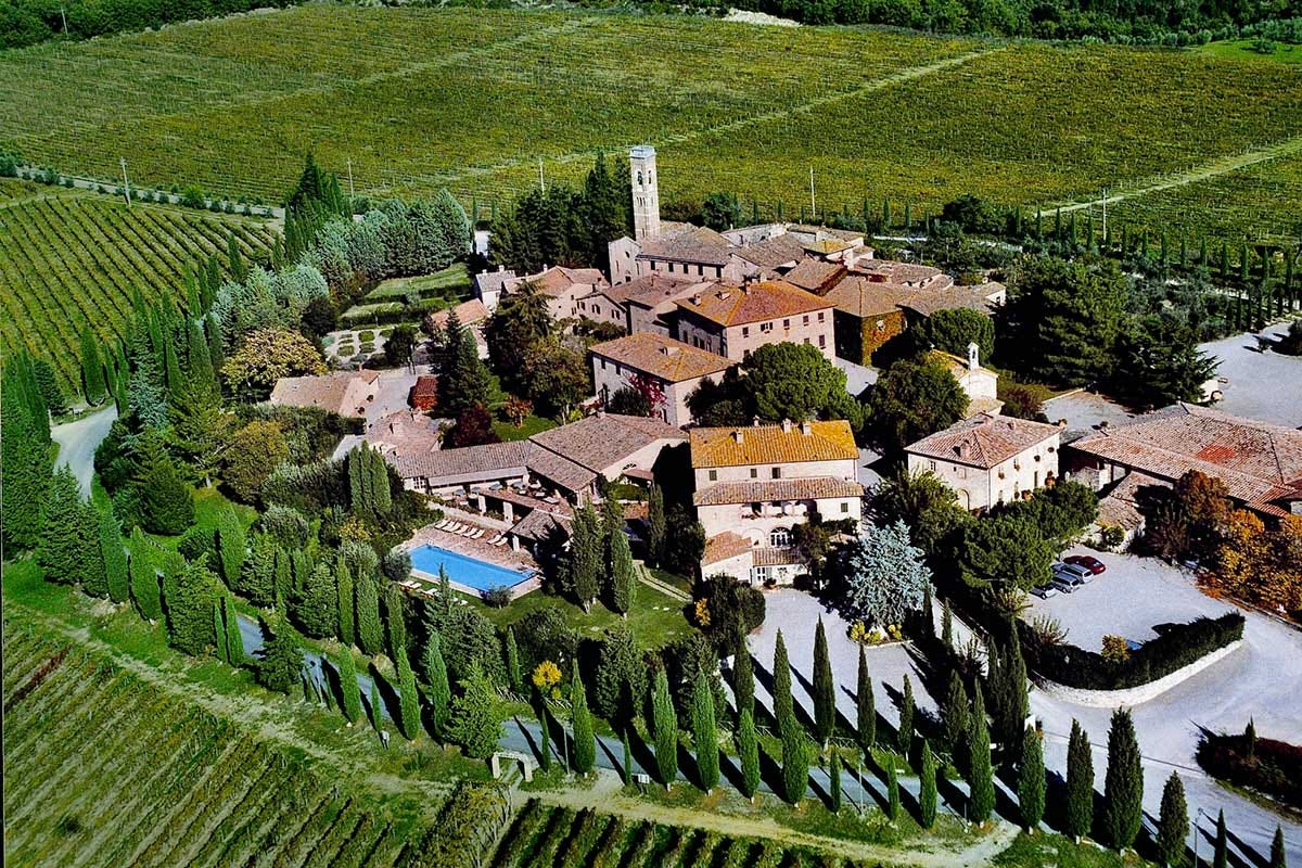 Borgo San Felice Esperienza da Mille e una ... botte. Ecco i wine resort più suggestivi d'Italia
