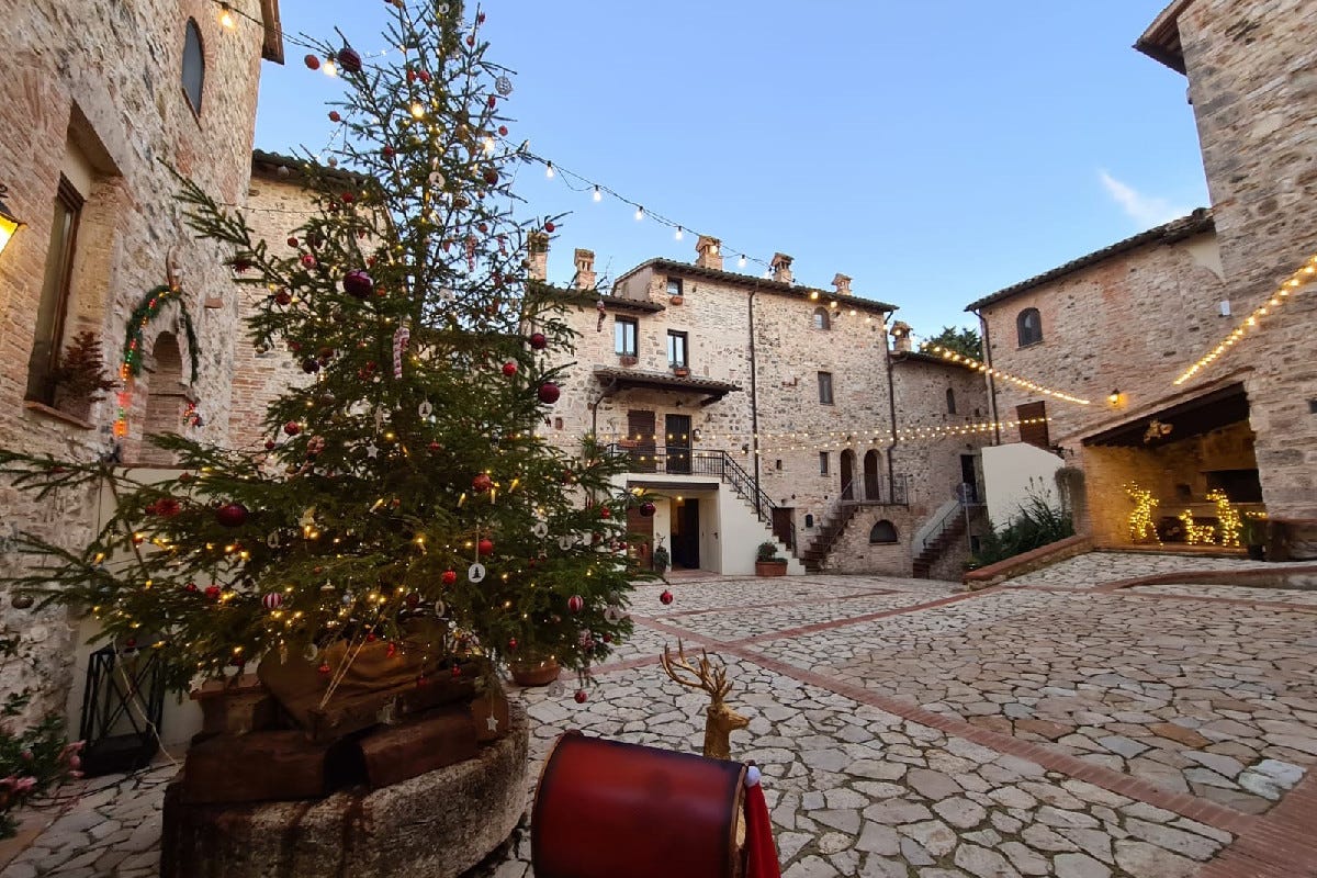 Borgo Petroro si trasformerà in un incantato Château de Noel, Fuga gourmet in Umbria per Natale a Capodanno