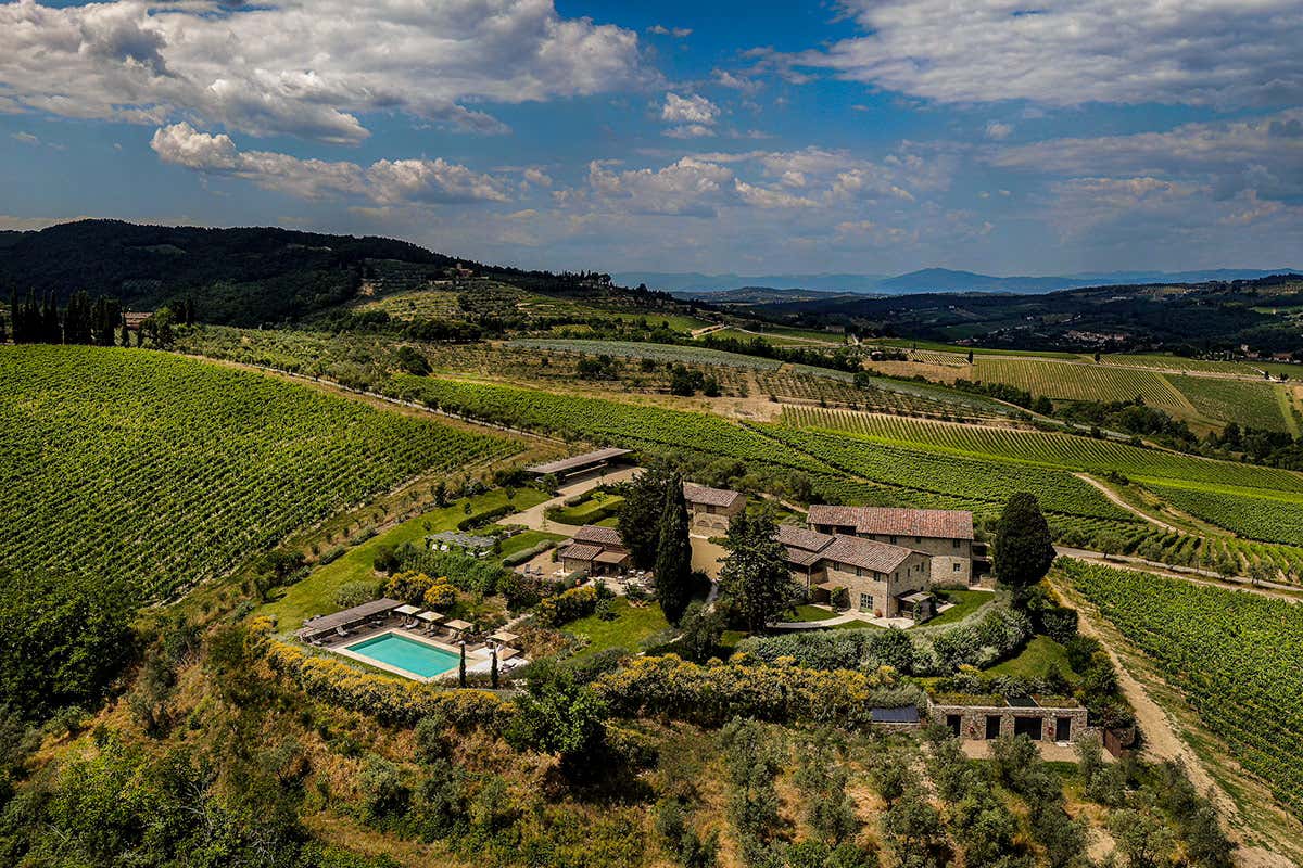 Borgo del Cabreo, veduta aerea Borgo del Cabreo e Pietra del Cabreo riaprono le dimore di charme nel Chianti