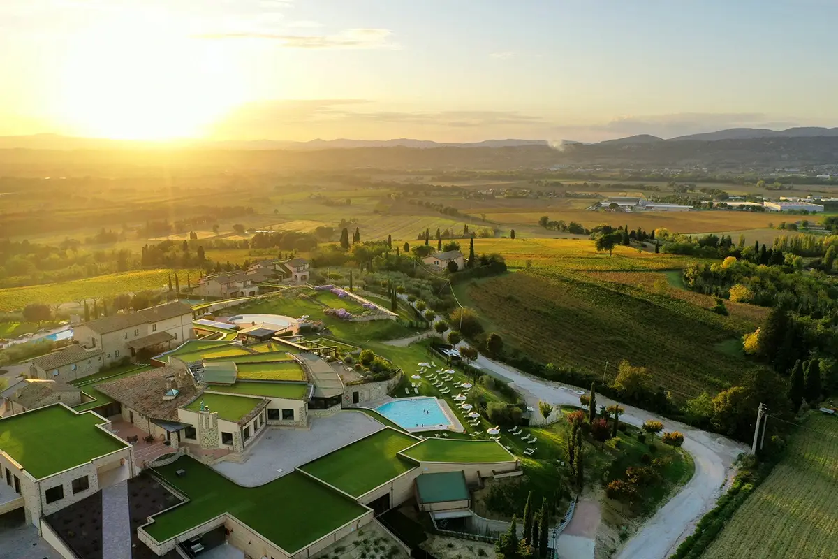 Il resort &egrave; immerso nella campagna umbra Romantica fuga d&rsquo;Inverno a Borgobrufa: relax e buona cucina sulle colline umbre