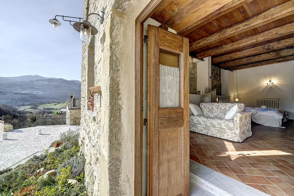 L&rsquo;albergo diffuso Borgotufi Viaggiare sicuri. Si, ma dove? Ecco rotte e destinazioni da non perdere