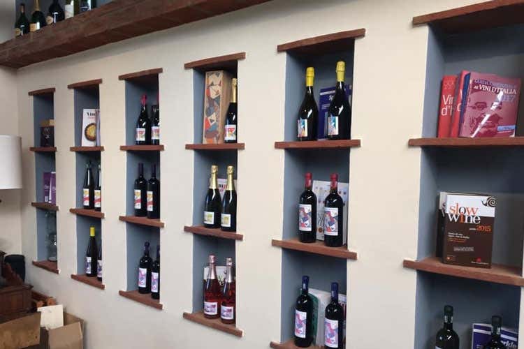 La sala delle degustazioni - Cantina Brandolini, da 150 annirossi e bollicine in Oltrep&ograve; Pavese