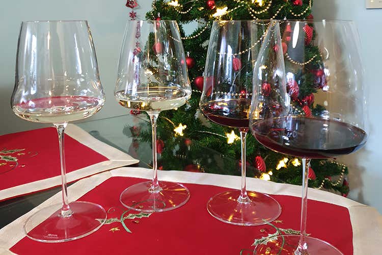 Sotto l’albero... del sommelier Brindisi con Riedel Winewings Sotto l’albero... del sommelier Brindisi con Riedel Winewings