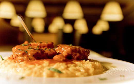 Risotto alla milanese con ossobuco http://www.ristorantelabrioschina.it/it/index.html