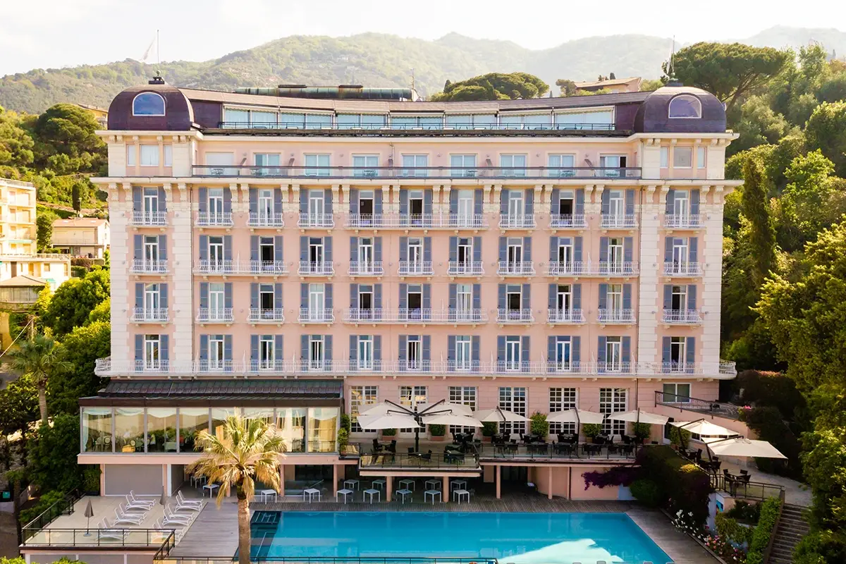 L&rsquo;hotel &egrave; situato in una raffinata dimora storica costruita nel 1908 Grand Hotel Bristol, la bellezza della riviera del Tigullio