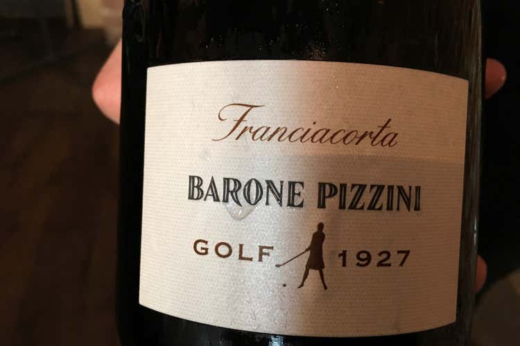 Il nuovo Brut 1927 di Barone Pizzini celebra i 90 anni del Golf Franciacorta Il nuovo Brut 1927 di Barone Pizzini celebra i 90 anni del Golf Franciacorta