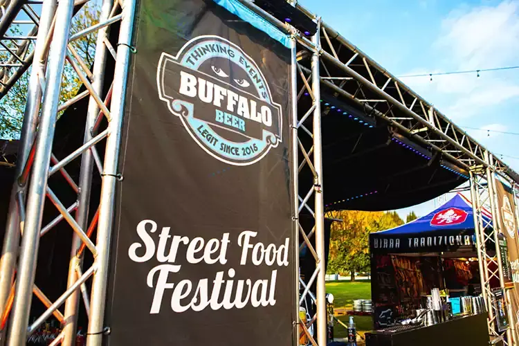 Di peso la collaborazione tra cattel e l'organizzatore di eventi Buffalo Beer Cattel trasforma lo street food in