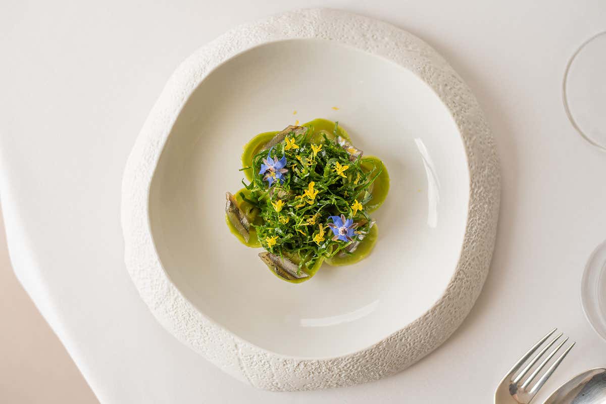 Burro e acciuga, tortello, misticanze, bergamotto