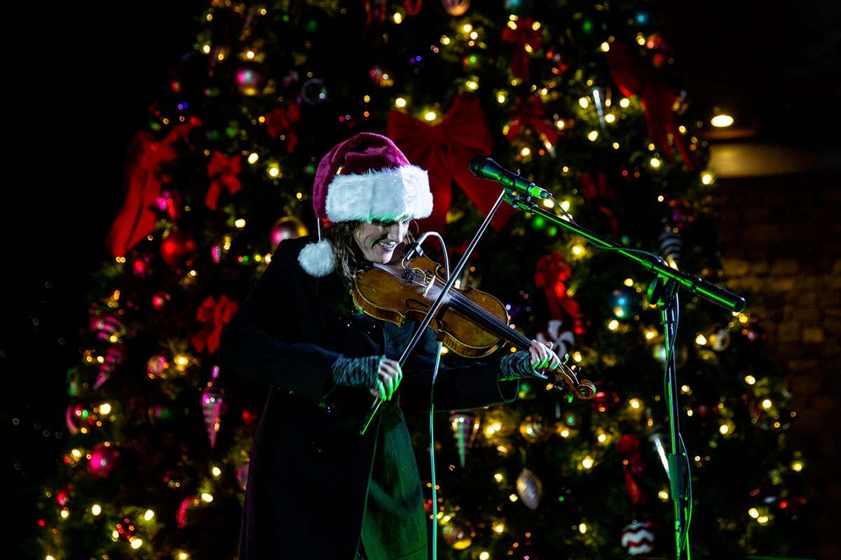 Anche la California si veste per il Natale: a Mammoth Lakes tra neve, luci e spettacoli