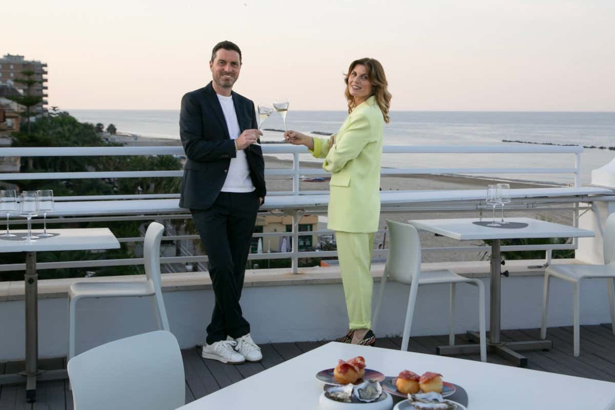 Attico sul Mare, una terrazza sull’Adriatico dove il brodetto fa da bussola Attico sul Mare, una terrazza sull’Adriatico dove il brodetto fa da bussola