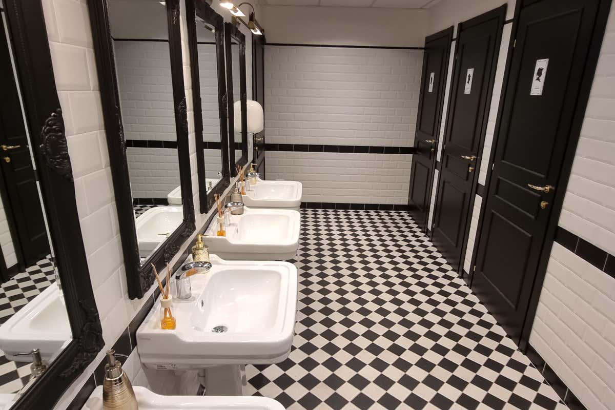 Parliamo tanto di cucina, ma spesso è il bagno a dire più di mille piatti