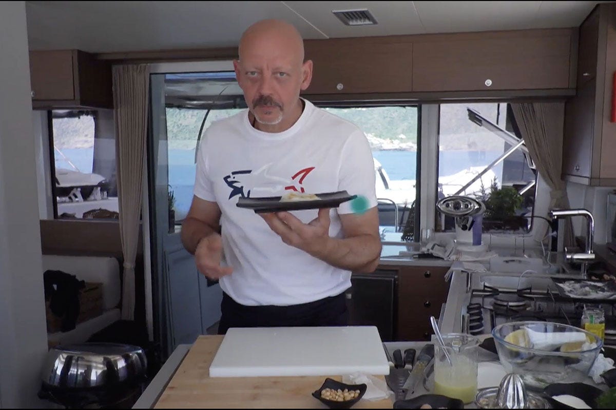 Gianfranco Pascucci in cucina, ma in barca In navigazione con Gianfranco Pascucci cuoco di mare