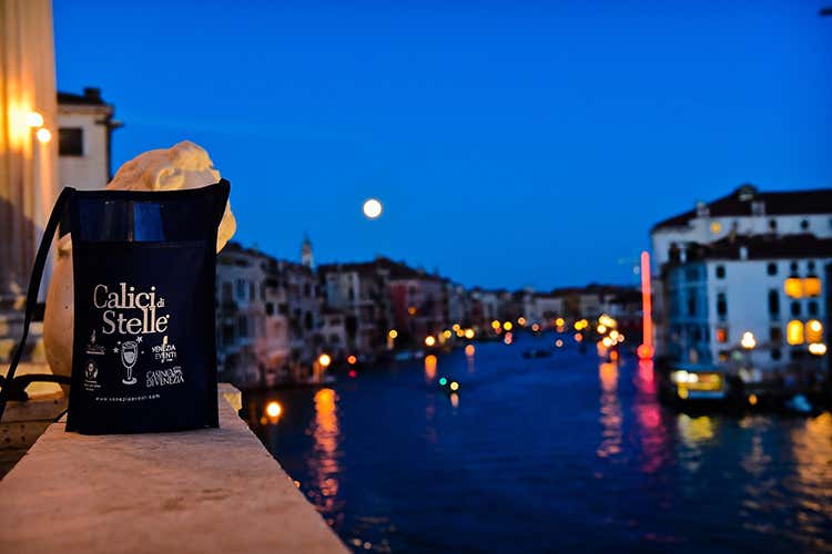 Calici di stelle, l'anteprima a Venezia 100 le etichette in degustazione Calici di stelle, l'anteprima a Venezia 100 le etichette in degustazione