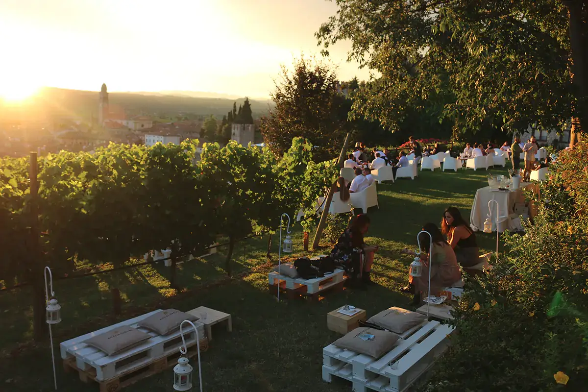 Brindisi al tramonto a Rocca Sveva Cantina Rocca Sveva campione di esperienze innovative al Best of Wine Tourism