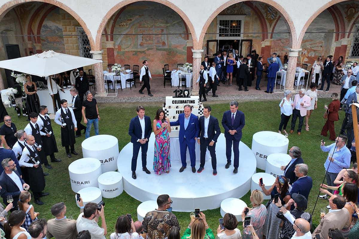 Simone Masè, Camilla, Matteo, Alessandro e Marcello Lunelli I 120 anni di Ferrari Spumanti, bollicine che hanno fatto la storia