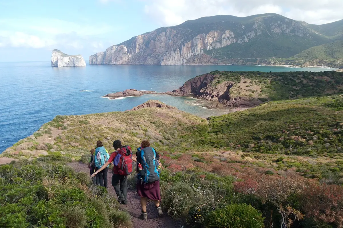 Cammino di Santa Barbara. Foto: Cristina Mori Viaggi a piedi: boom delle donne che scelgono il mare