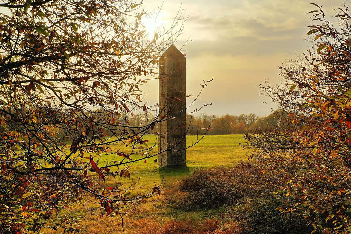 Canavese, Campanile San Martino Ciucarùn. Foto DMFLY Service Da Ivrea al Canavese: un viaggio inaspettato