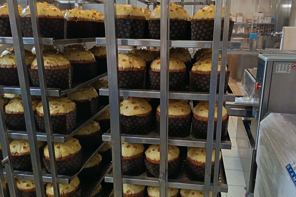 Non chiamatela pasticceria: il laboratorio di Cannavacciuolo è una macchina da guerra (dolce)