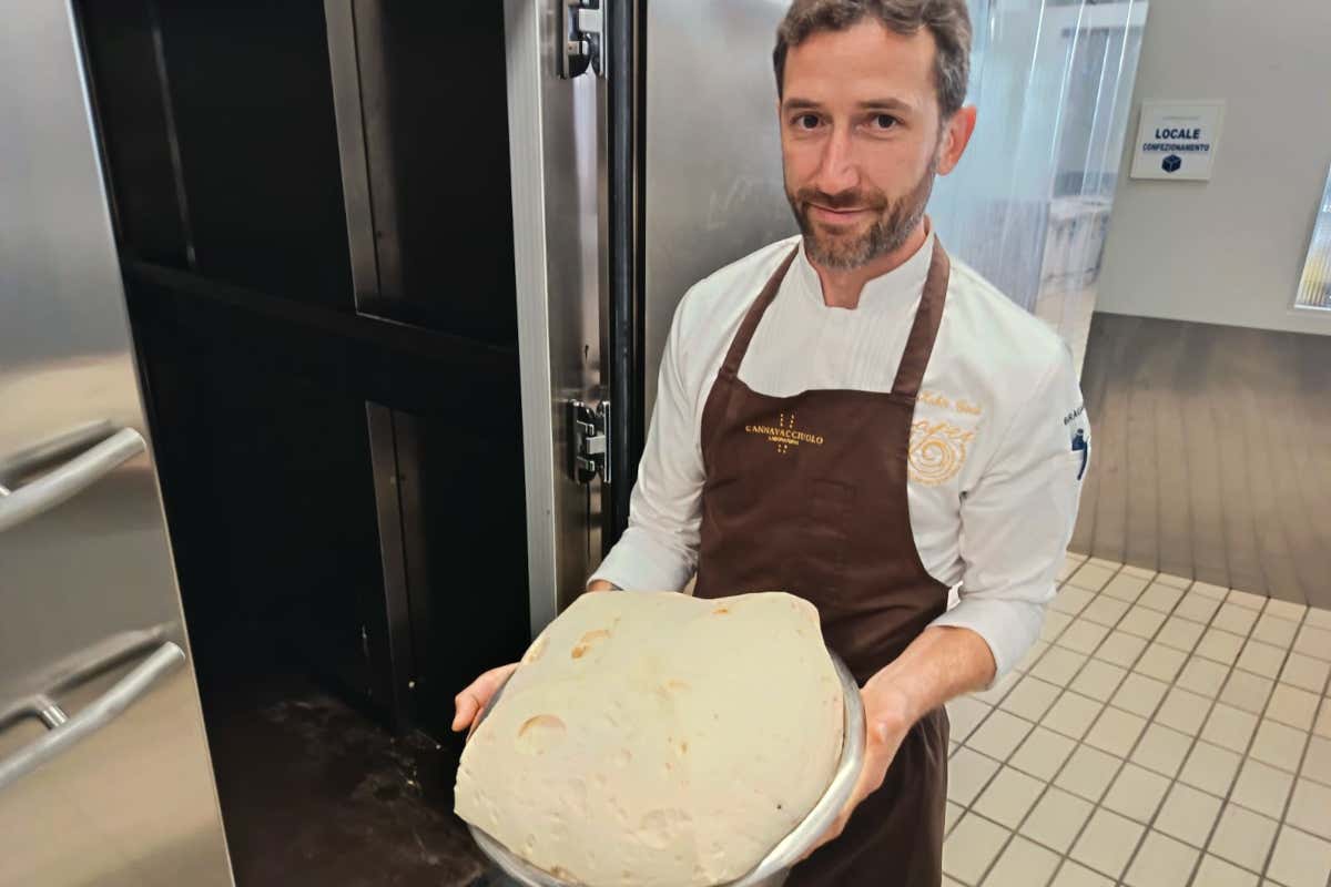 Non chiamatela pasticceria: il laboratorio di Cannavacciuolo è una macchina da guerra (dolce)