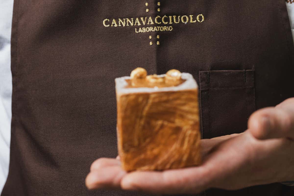 Non chiamatela pasticceria: il laboratorio di Cannavacciuolo è una macchina da guerra (dolce)