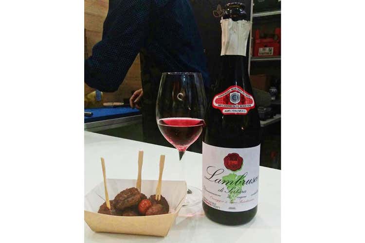 (Cantina di Carpi e Sorbara Foglia Oro rinnovata per la Gdo) (Cantina di Carpi e Sorbara Foglia Oro rinnovata per la Gdo)