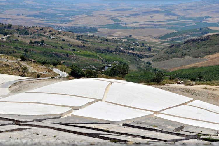 (Cantine Ermes e Tenute Orestiadi Vino e cultura, la rinascita di Gibellina)
