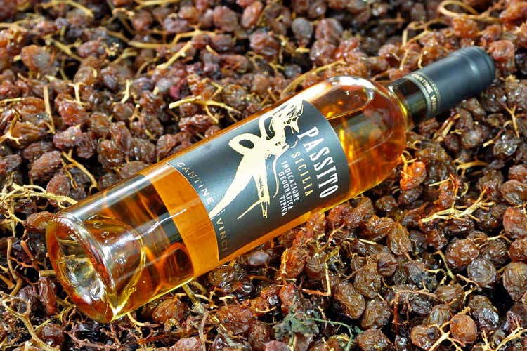 Il Passito di Cantine Vinci non può fregiarsi della Doc perché limitata all'isola di Pantelleria (Cantine Vinci, l'unione fa la forza 100 ettari di vigneti a Marsala) Il Passito di Cantine Vinci non può fregiarsi della Doc perché limitata all'isola di Pantelleria (Cantine Vinci, l'unione fa la forza 100 ettari di vigneti a Marsala)