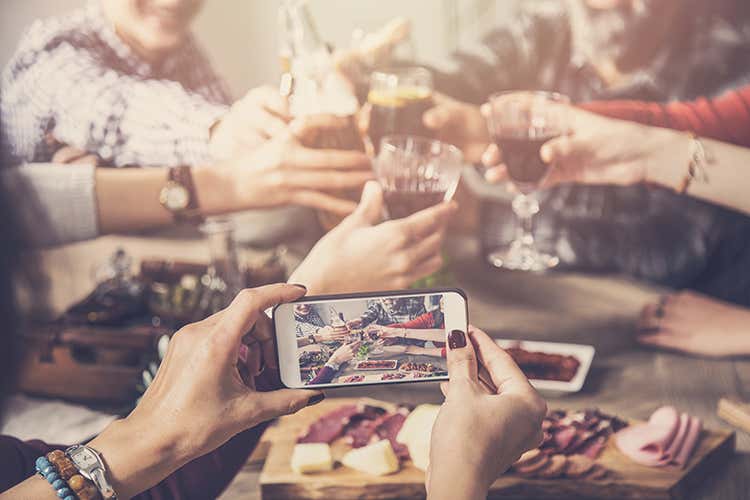 Sono ben 16 su 25 le aziende ad avere un account ufficiale Instagram - Cantine digitalizzazione Solo una sua 4 vende online