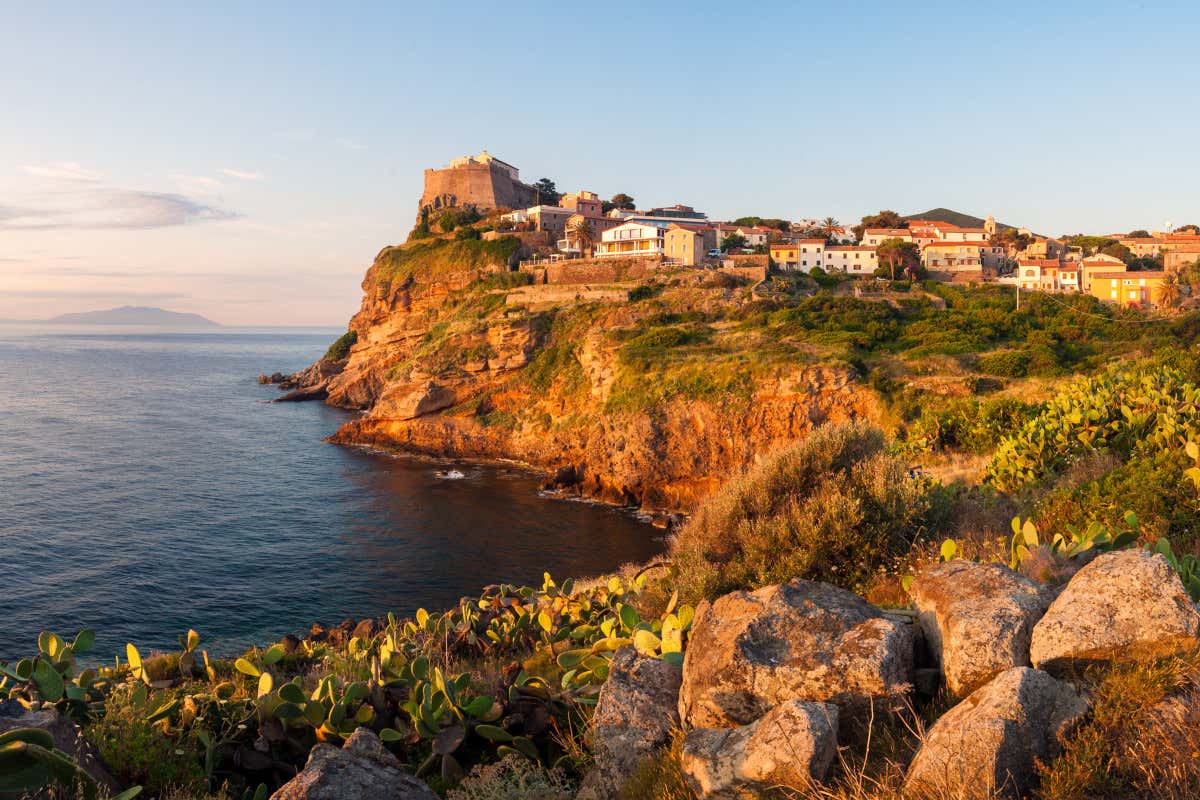 B&b sconosciuto al fisco italiano: il lavoro di due svizzeri a Capraia