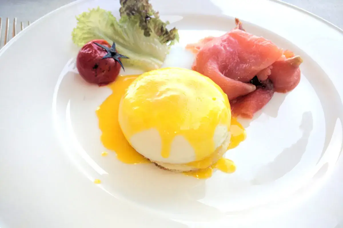 Colazione [[Giro del Golfo in otto giorni]]: Capri conquista con i suoi paesaggi e l’alta cucina
