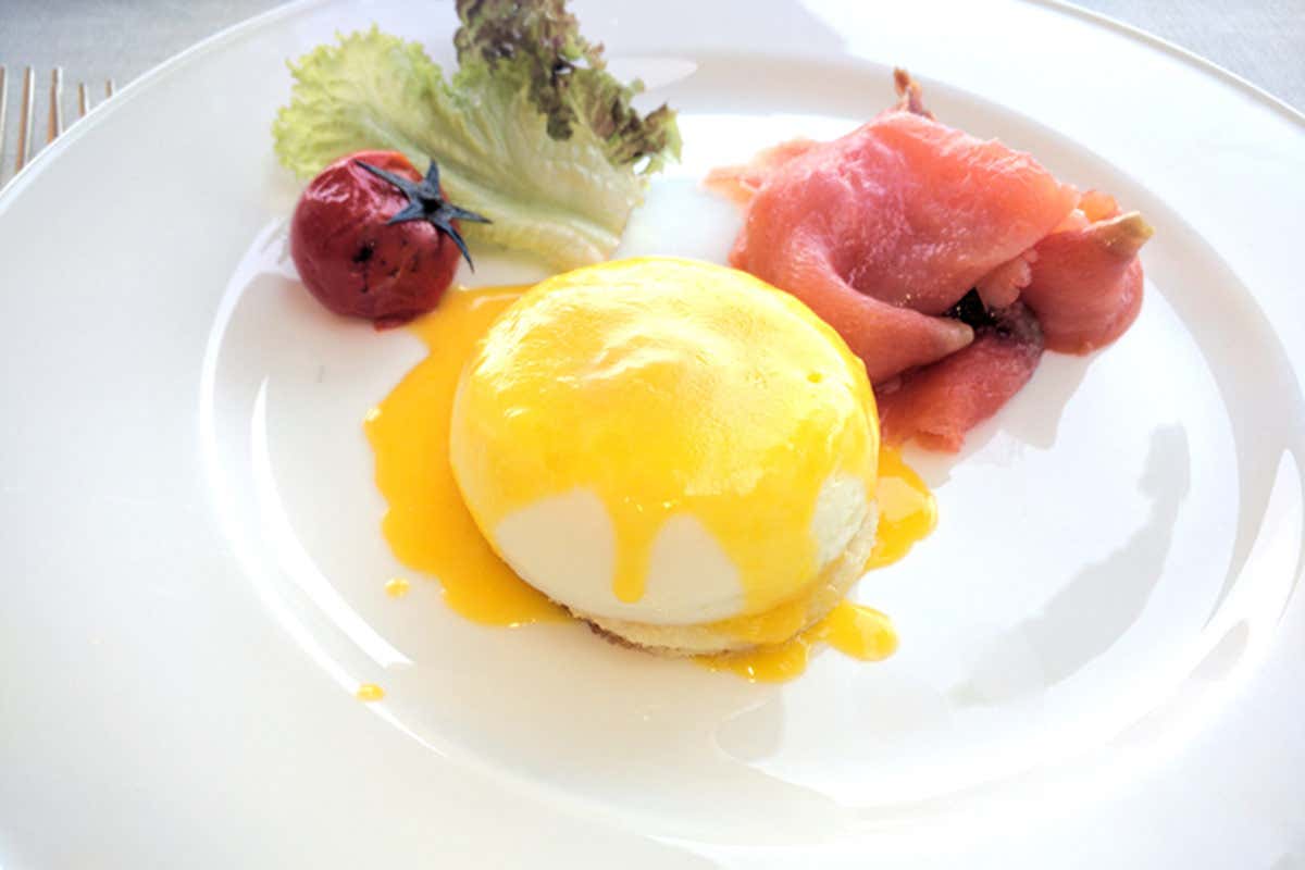 Colazione [[Giro del Golfo in otto giorni]]: Capri conquista con i suoi paesaggi e l’alta cucina